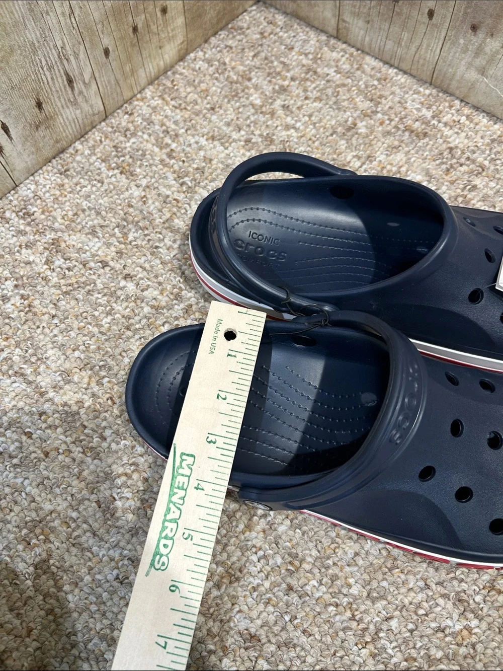 New in box Crocs Iconic Bayaband Clog Mens Size 11 Navy/Pepper